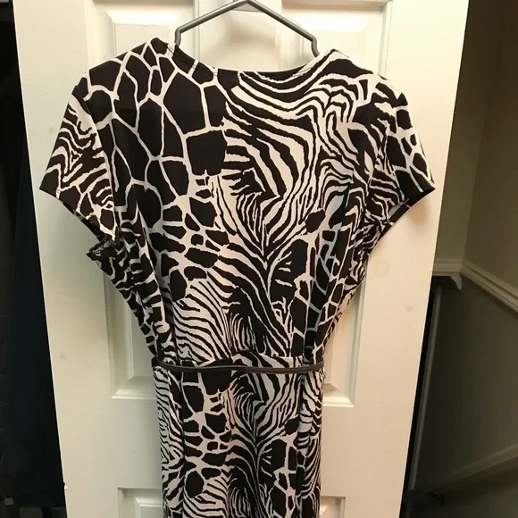 Dress - Picture 3 of 5